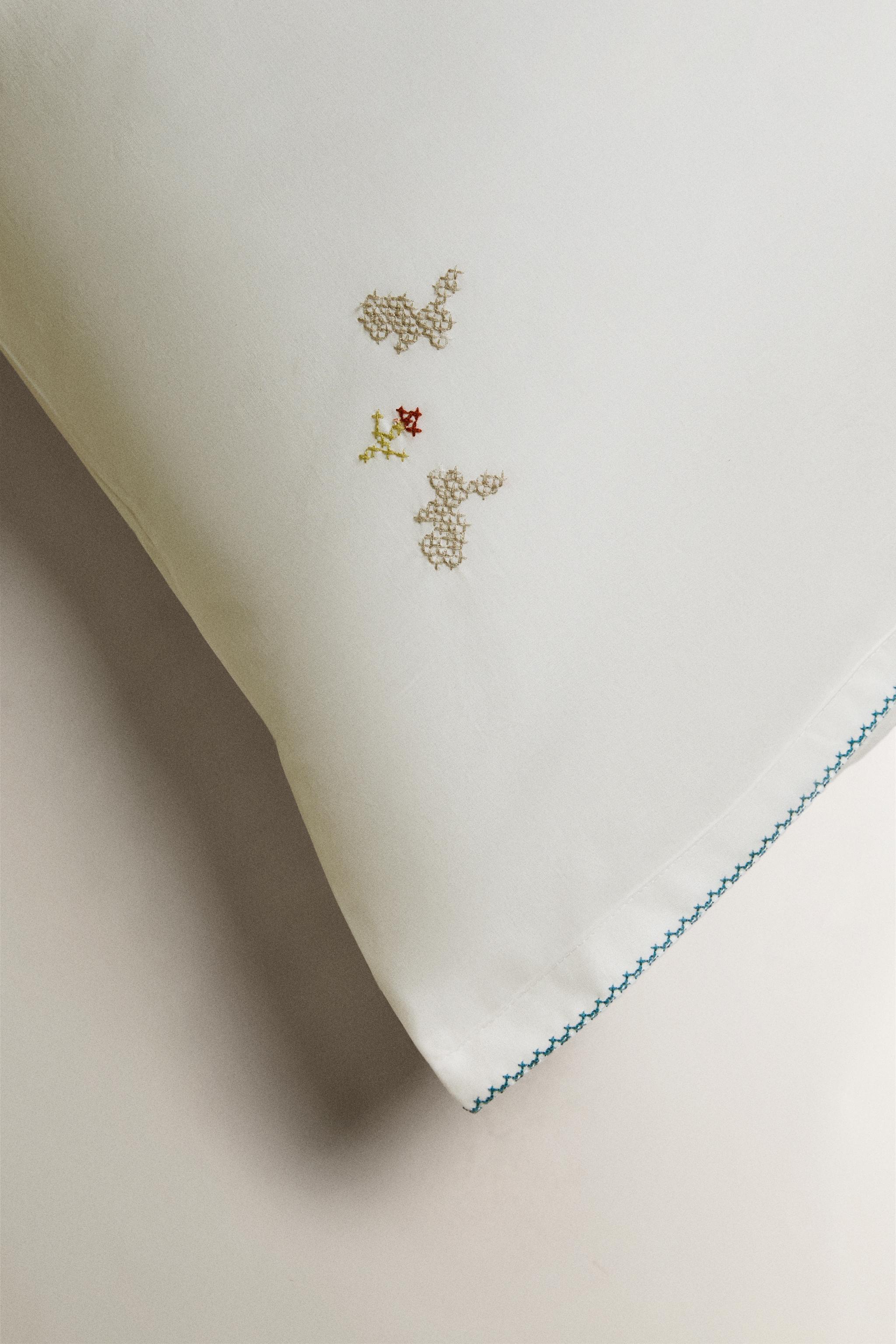 KIDS' RABBIT PILLOWCASE